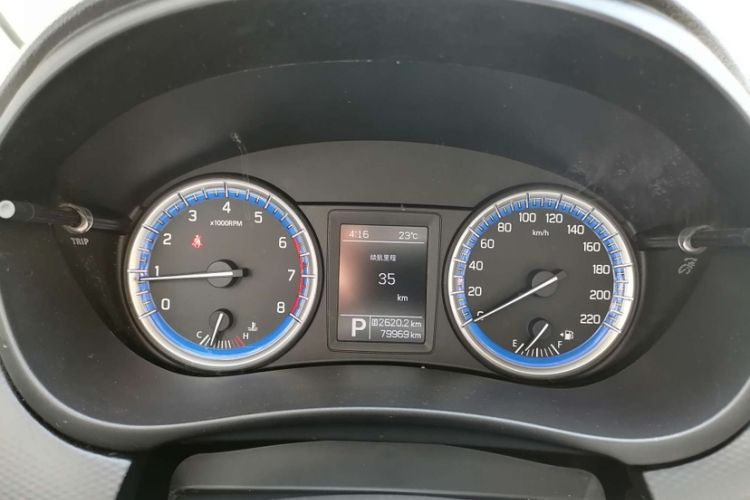 Used Suzuki S-Cross 2014 1.6L CVT Two-Wheel Drive Entry Model Odometer Close Up
