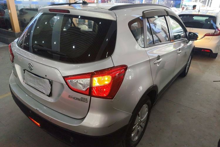Used Suzuki S-Cross 2014 1.6L CVT Two-Wheel Drive Entry Model Rear Right 45 Deg