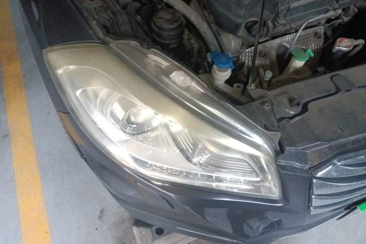 Used Suzuki S-Cross 2014 1.6L Manual Two-Wheel Drive Elite Model Right Front Headlight