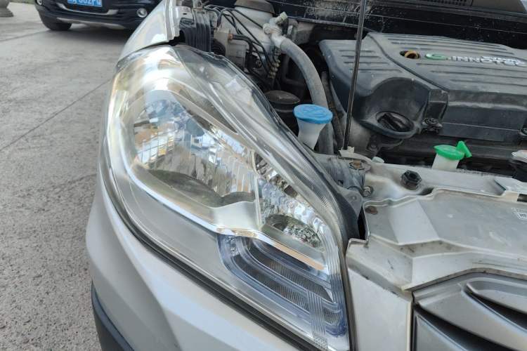 Used Suzuki S-Cross 2014 1.6L Manual Two-Wheel Drive Entry Model Right Front Headlight
