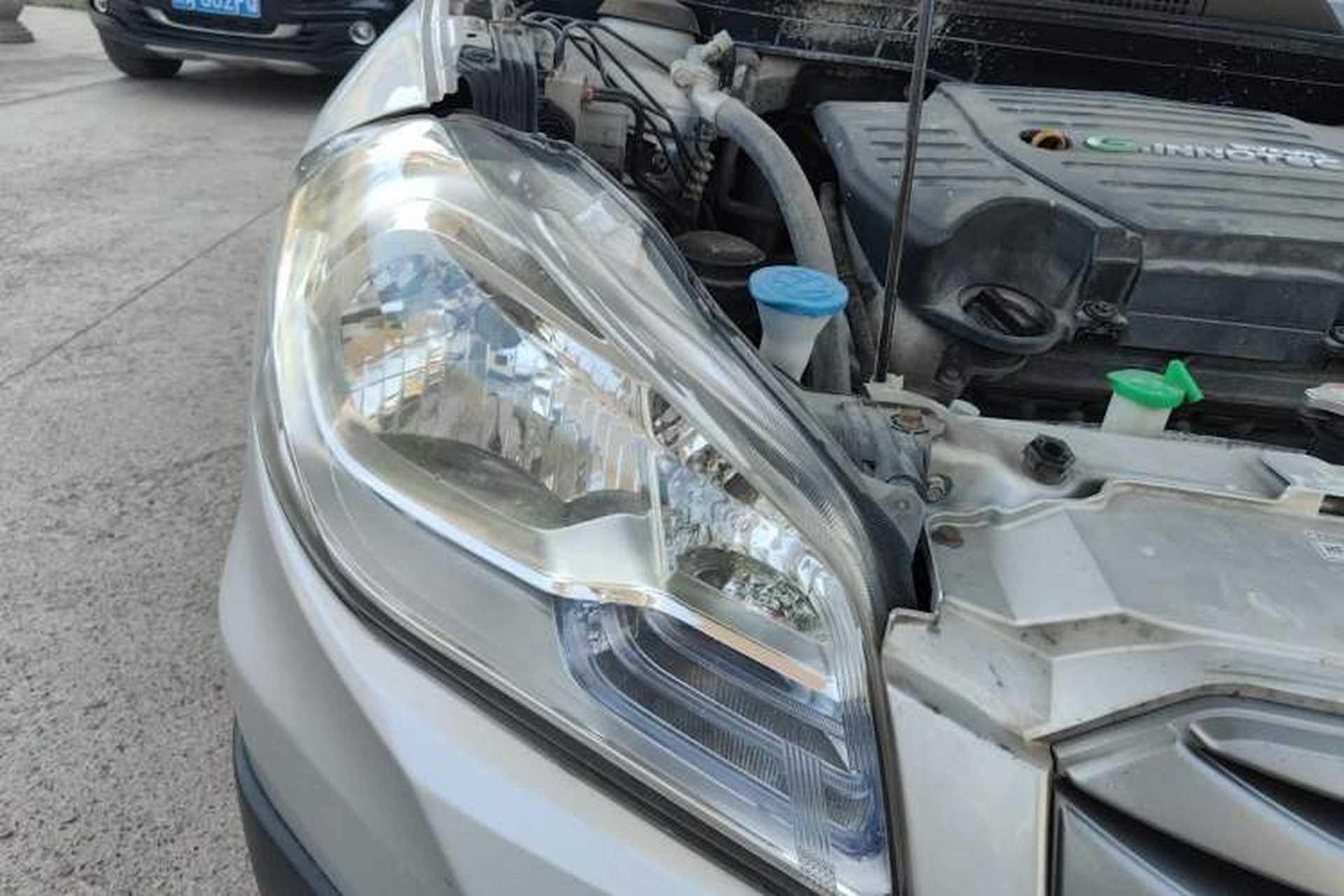 Used Suzuki S-Cross 2014 1.6L Manual Two-Wheel Drive Entry Model Right Front Headlight