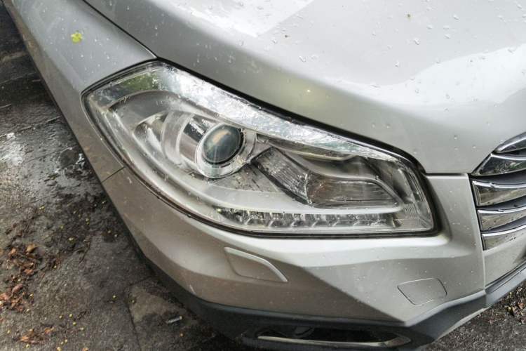 Used Suzuki S-Cross 2014 1.6L CVT Four-Wheel Drive Luxury Version Right Front Headlight