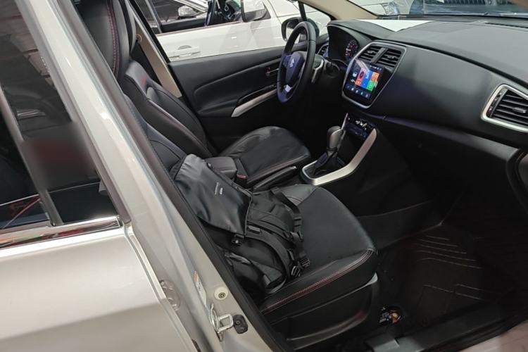 Used Suzuki S-Cross 2014 1.6L CVT Four-Wheel Drive Luxury Version Right Front Seat