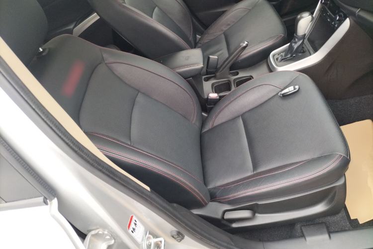 Used Suzuki S-Cross 2014 1.6L CVT Two-Wheel Drive Elite Version Right Front Seat