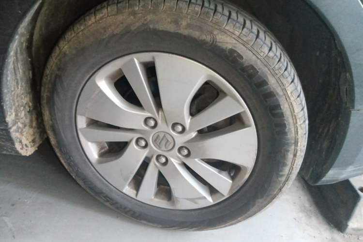 Used Suzuki S-Cross 2014 1.6L Manual Two-Wheel Drive Elite Model Right Front Wheel Hub