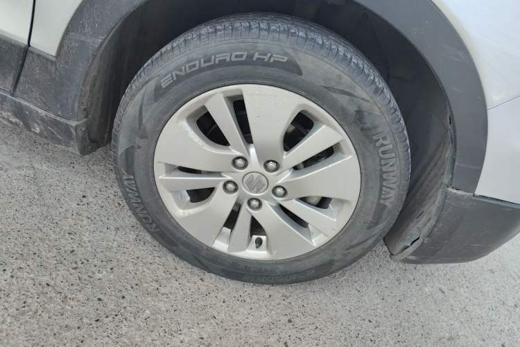 Used Suzuki S-Cross 2014 1.6L Manual Two-Wheel Drive Entry Model Right Front Wheel Hub