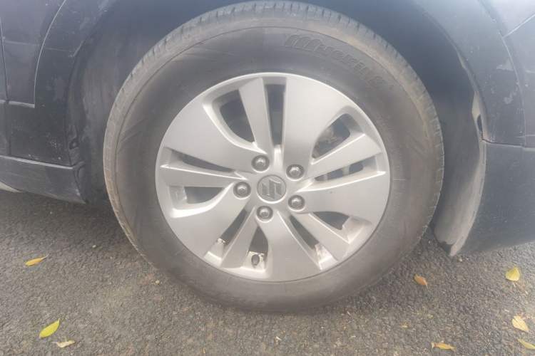 Used Suzuki S-Cross 2014 1.6L Manual Two-Wheel Drive Elite Model Right Front Wheel Hub