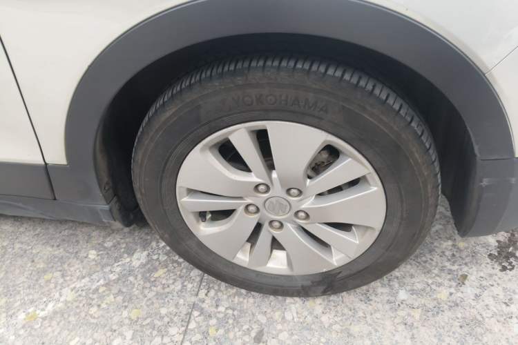 Used Suzuki S-Cross 2014 1.6L CVT Two-Wheel Drive Entry Model Right Front Wheel Hub