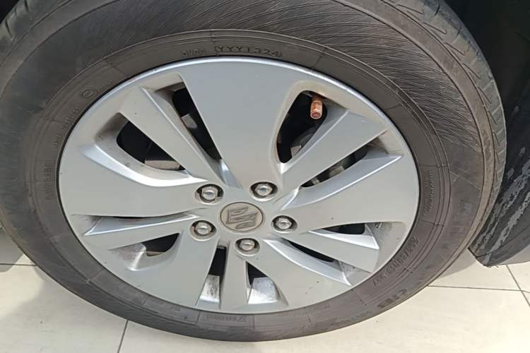 Used Suzuki S-Cross 2014 1.6L Manual Two-Wheel Drive Elite Model Right Front Wheel Hub