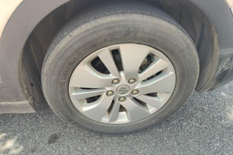 Used Suzuki S-Cross 2014 1.6L CVT Two-Wheel Drive Elite Version Right Front Wheel Hub