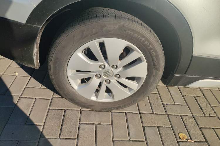 Used Suzuki S-Cross 2014 1.6L Manual Two-Wheel Drive Elite Model Right Rear Wheel Hub