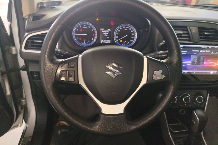 Used Suzuki S-Cross 2014 1.6L CVT Two-Wheel Drive Entry Model Steering Wheel