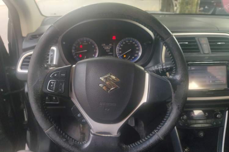 Used Suzuki S-Cross 2014 1.6L Manual Two-Wheel Drive Elite Model Steering Wheel