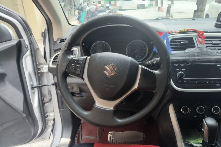 Used Suzuki S-Cross 2014 1.6L CVT Two-Wheel Drive Entry Model Steering Wheel