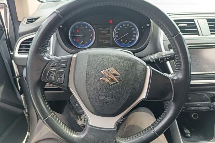 Used Suzuki S-Cross 2014 1.6L Manual Two-Wheel Drive Elite Model Steering Wheel