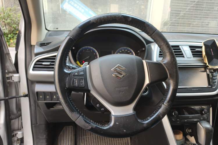 Used Suzuki S-Cross 2014 1.6L CVT Two-Wheel Drive Elite Version Steering Wheel
