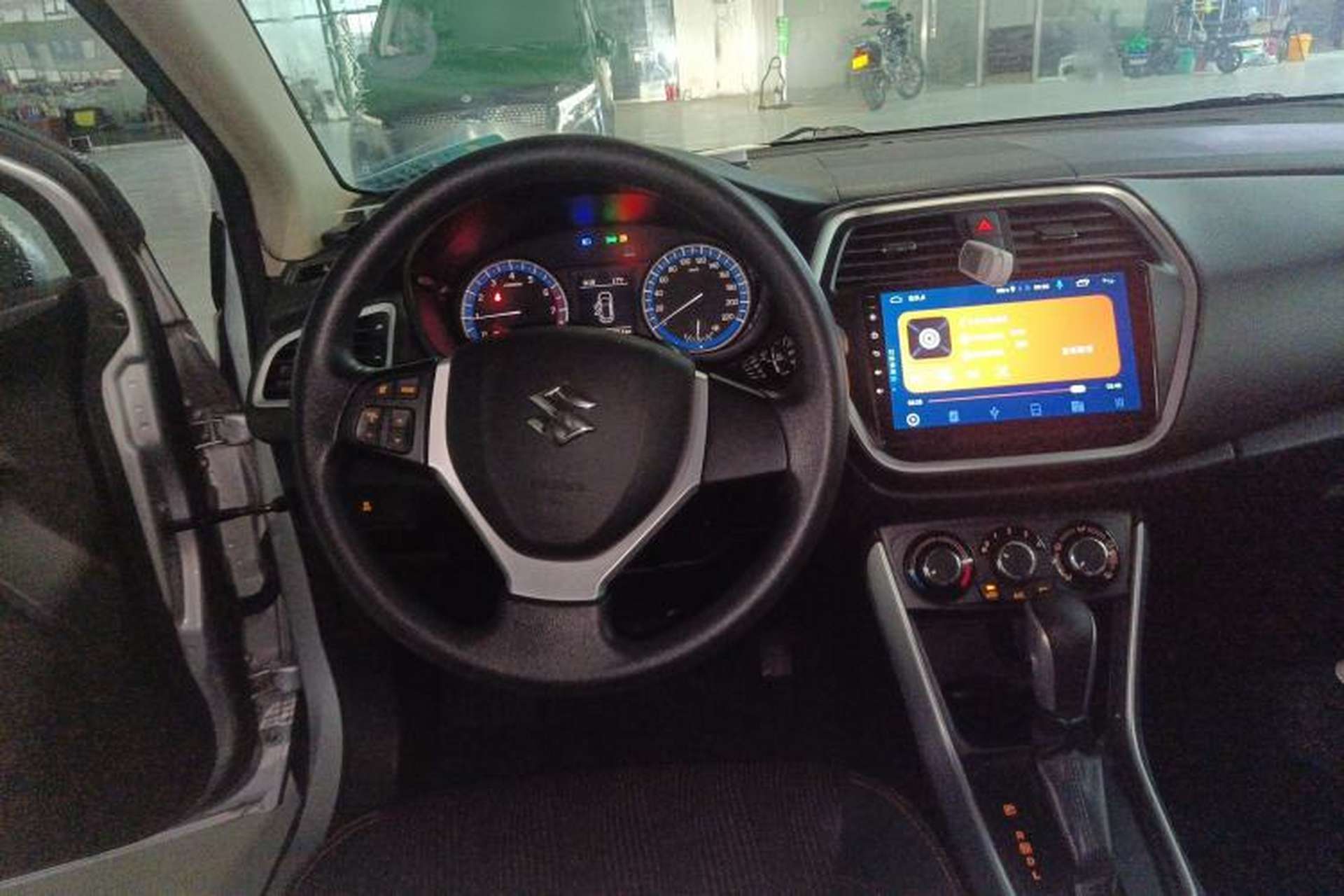 Used Suzuki S-Cross 2014 1.6L CVT Two-Wheel Drive Entry Model Steering Wheel