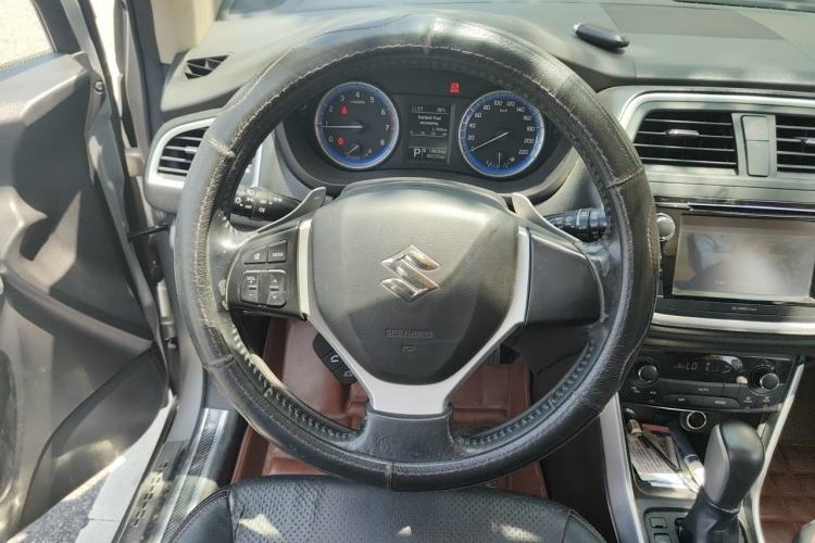 Used Suzuki S-Cross 2014 1.6L CVT Two-Wheel Drive Elite Version Steering Wheel