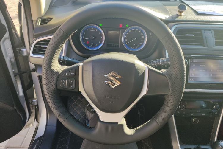 Used Suzuki S-Cross 2014 1.6L Manual Two-Wheel Drive Elite Model Steering Wheel