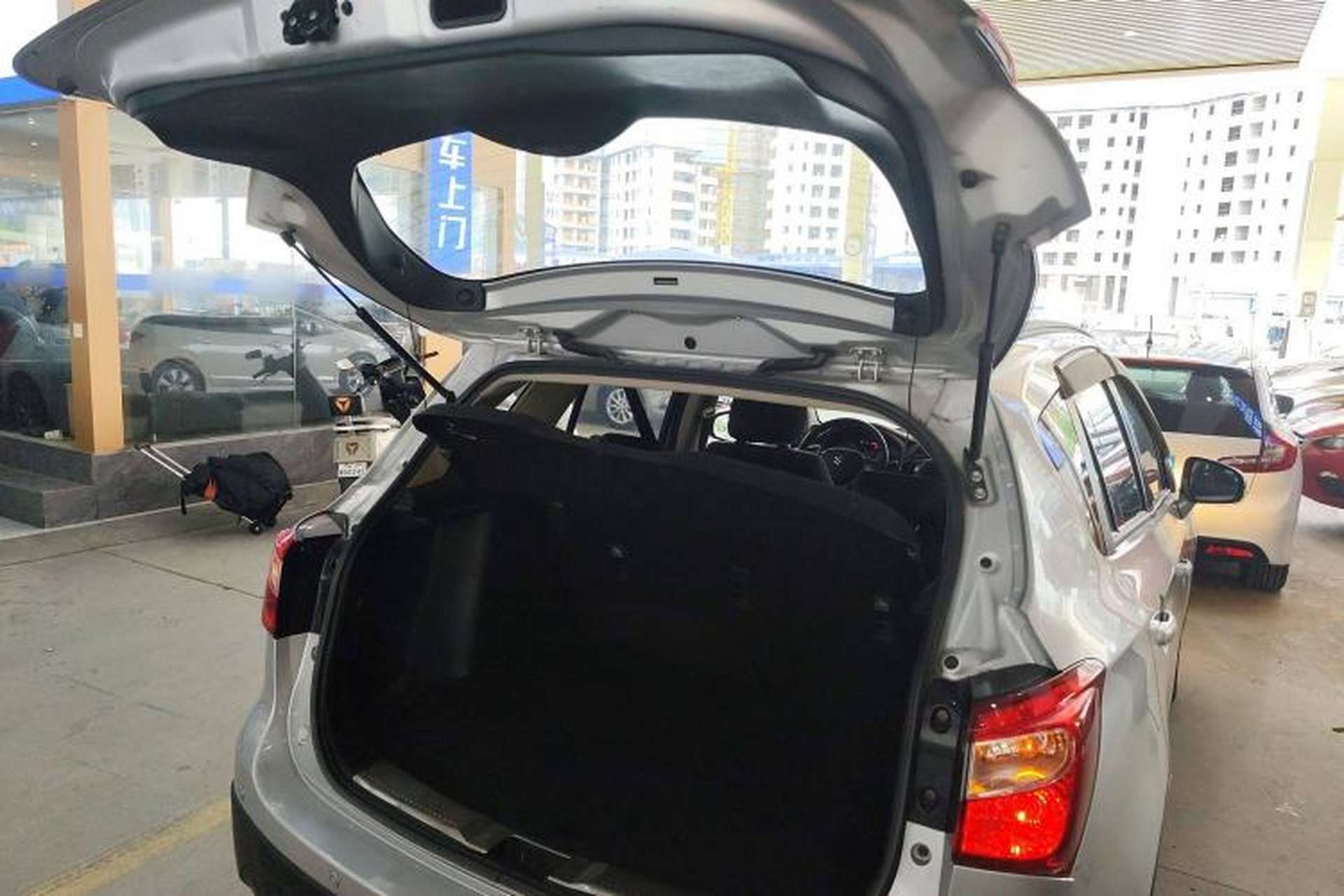 Used Suzuki S-Cross 2014 1.6L CVT Two-Wheel Drive Entry Model Trunk