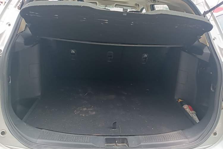 Used Suzuki S-Cross 2014 1.6L Manual Two-Wheel Drive Elite Model Trunk