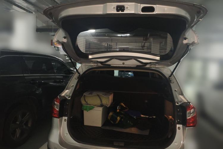 Used Suzuki S-Cross 2014 1.6L CVT Two-Wheel Drive Entry Model Trunk