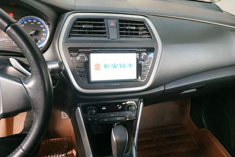 Used Suzuki S-Cross 2014 1.6L CVT Two-Wheel Drive Elite Version Audio And AC Panel