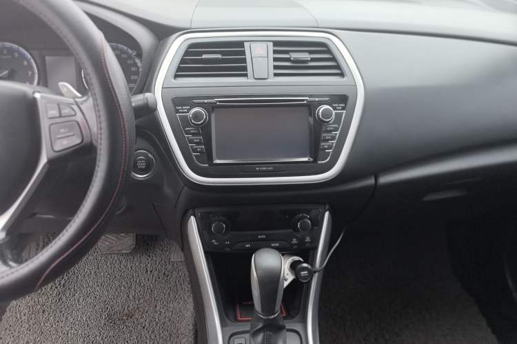 Used Suzuki S-Cross 2014 1.6L CVT Four-Wheel Drive Luxury Version Audio And AC Panel