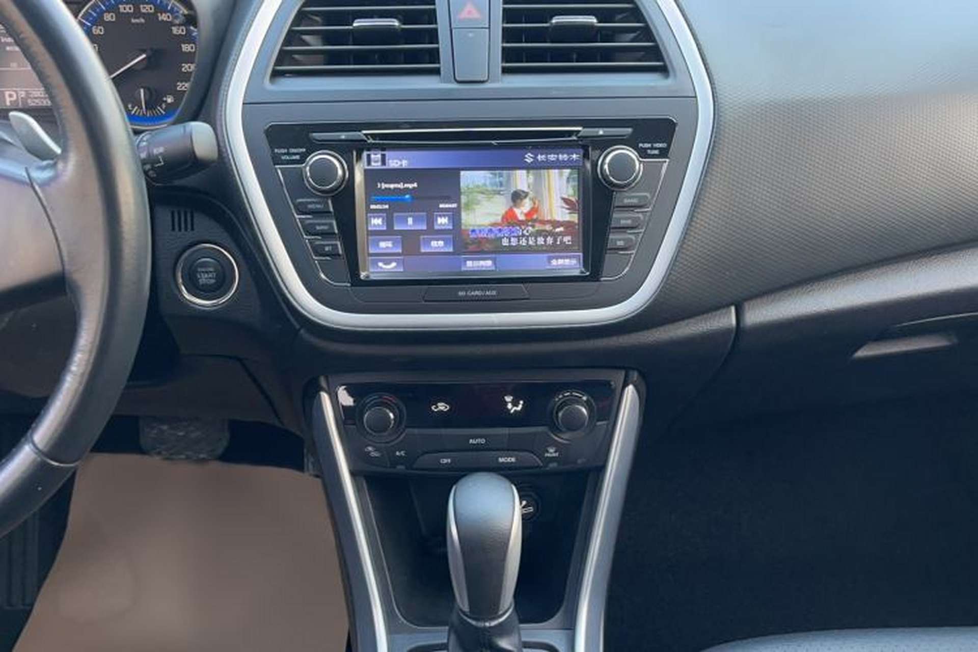 Used Suzuki S-Cross 2014 1.6L CVT Two-Wheel Drive Elite Version Audio And AC Panel
