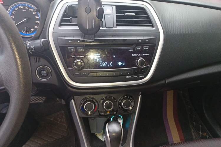 Used Suzuki S-Cross 2014 1.6L CVT Two-Wheel Drive Entry Model Audio And AC Panel