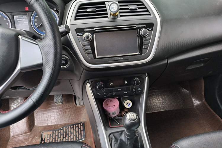Used Suzuki S-Cross 2014 1.6L Manual Two-Wheel Drive Elite Model Audio And AC Panel