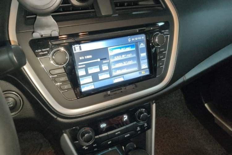 Used Suzuki S-Cross 2014 1.6L CVT Two-Wheel Drive Elite Version Audio And AC Panel