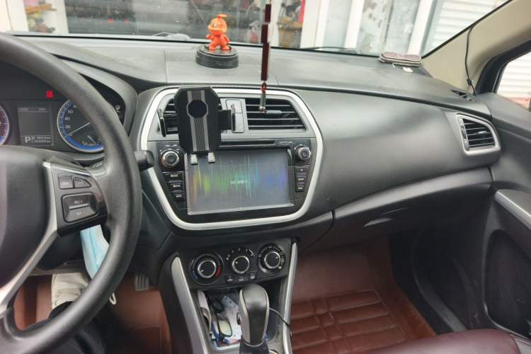 Used Suzuki S-Cross 2014 1.6L CVT Two-Wheel Drive Entry Model Audio And AC Panel