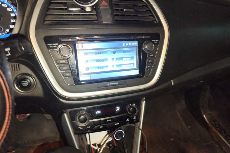 Used Suzuki S-Cross 2014 1.6L Manual Two-Wheel Drive Elite Model Audio And AC Panel