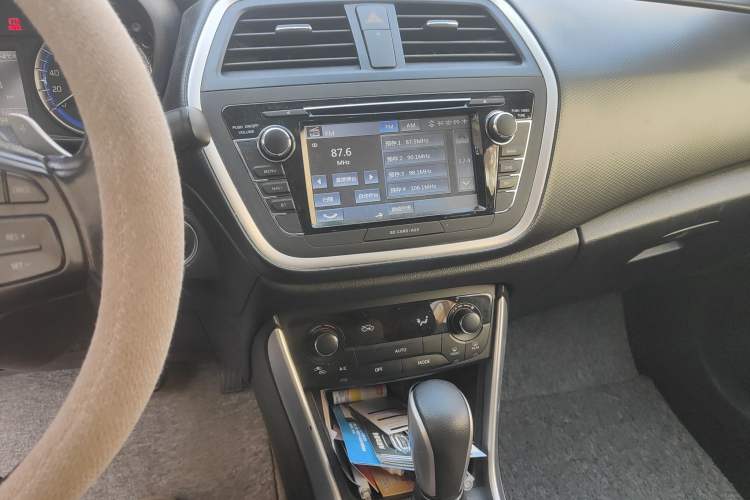 Used Suzuki S-Cross 2014 1.6L CVT Four-Wheel Drive Luxury Version Audio And AC Panel