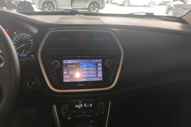 Used Suzuki S-Cross 2014 1.6L CVT Four-Wheel Drive Luxury Version Audio And AC Panel