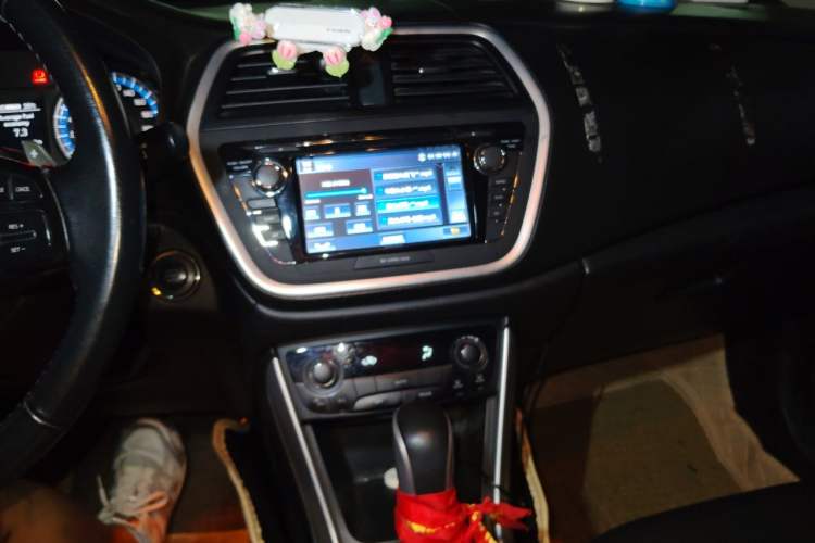 Used Suzuki S-Cross 2014 1.6L CVT Four-Wheel Drive Luxury Version Audio And AC Panel