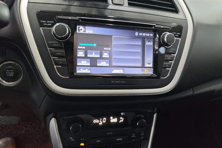 Used Suzuki S-Cross 2014 1.6L CVT Two-Wheel Drive Elite Version Audio And AC Panel