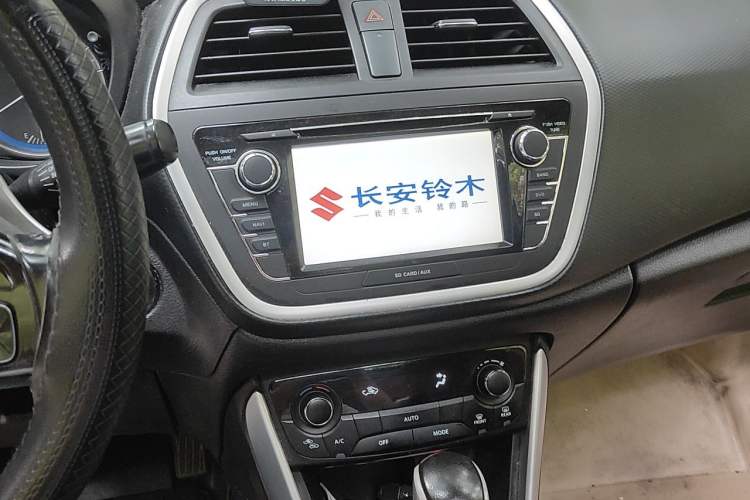 Used Suzuki S-Cross 2014 1.6L CVT Two-Wheel Drive Elite Version Audio And AC Panel