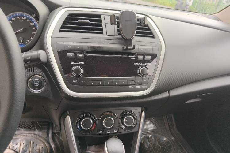 Used Suzuki S-Cross 2014 1.6L CVT Two-Wheel Drive Entry Model Audio And AC Panel