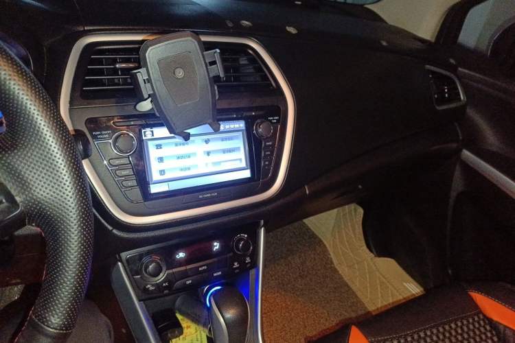 Used Suzuki S-Cross 2014 1.6L CVT Four-Wheel Drive Luxury Version Audio And AC Panel