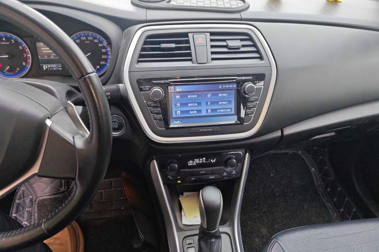 Used Suzuki S-Cross 2014 1.6L CVT Two-Wheel Drive Elite Version Audio And AC Panel