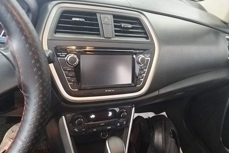 Used Suzuki S-Cross 2014 1.6L CVT Two-Wheel Drive Elite Version Audio And AC Panel