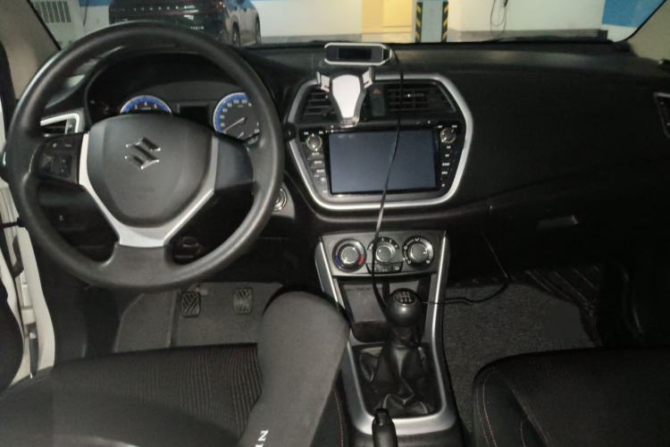 Used Suzuki S-Cross 2014 1.6L Manual Two-Wheel Drive Entry Model Center Console