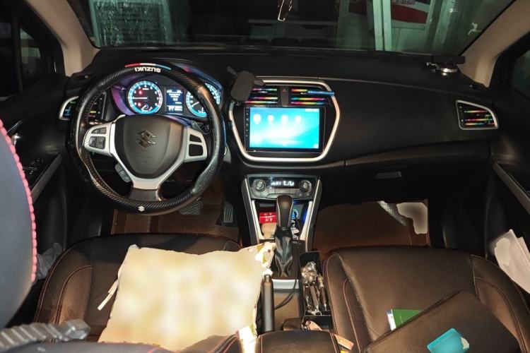 Used Suzuki S-Cross 2014 1.6L CVT Two-Wheel Drive Elite Version Center Console