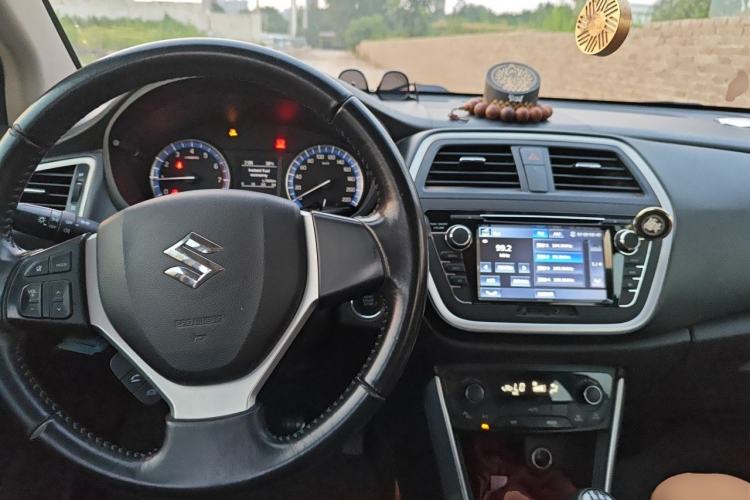 Used Suzuki S-Cross 2014 1.6L Manual Two-Wheel Drive Elite Model Center Console