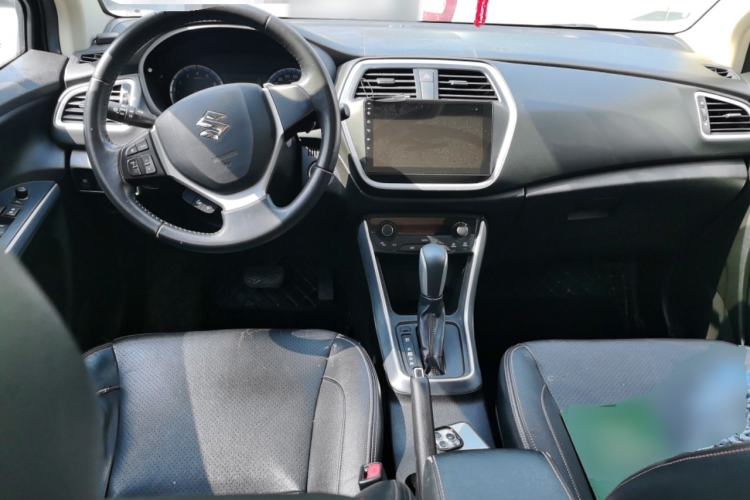 Used Suzuki S-Cross 2014 1.6L CVT Two-Wheel Drive Elite Version Center Console