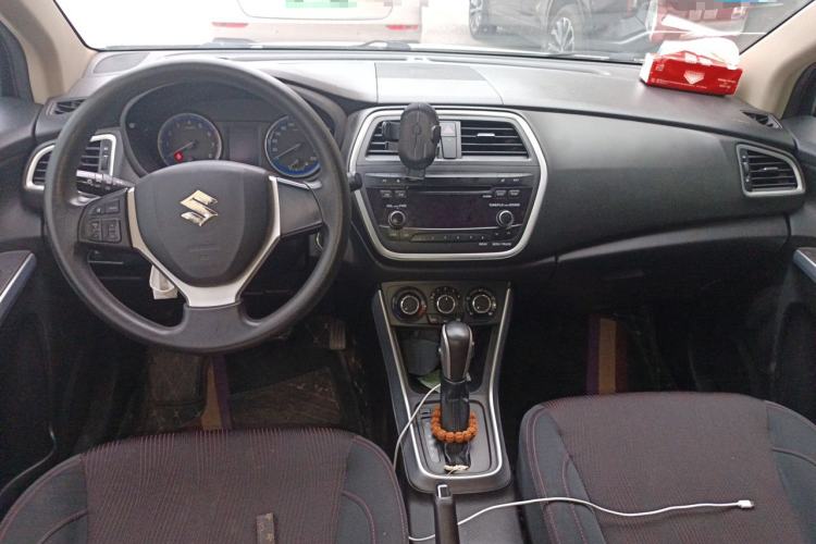 Used Suzuki S-Cross 2014 1.6L CVT Two-Wheel Drive Entry Model Center Console