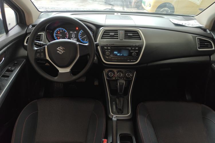 Used Suzuki S-Cross 2014 1.6L CVT Two-Wheel Drive Entry Model Center Console