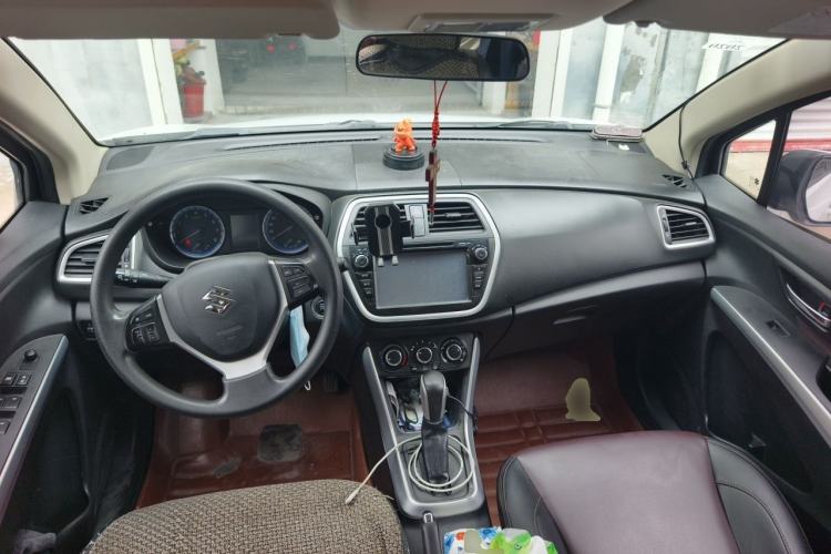 Used Suzuki S-Cross 2014 1.6L CVT Two-Wheel Drive Entry Model Center Console